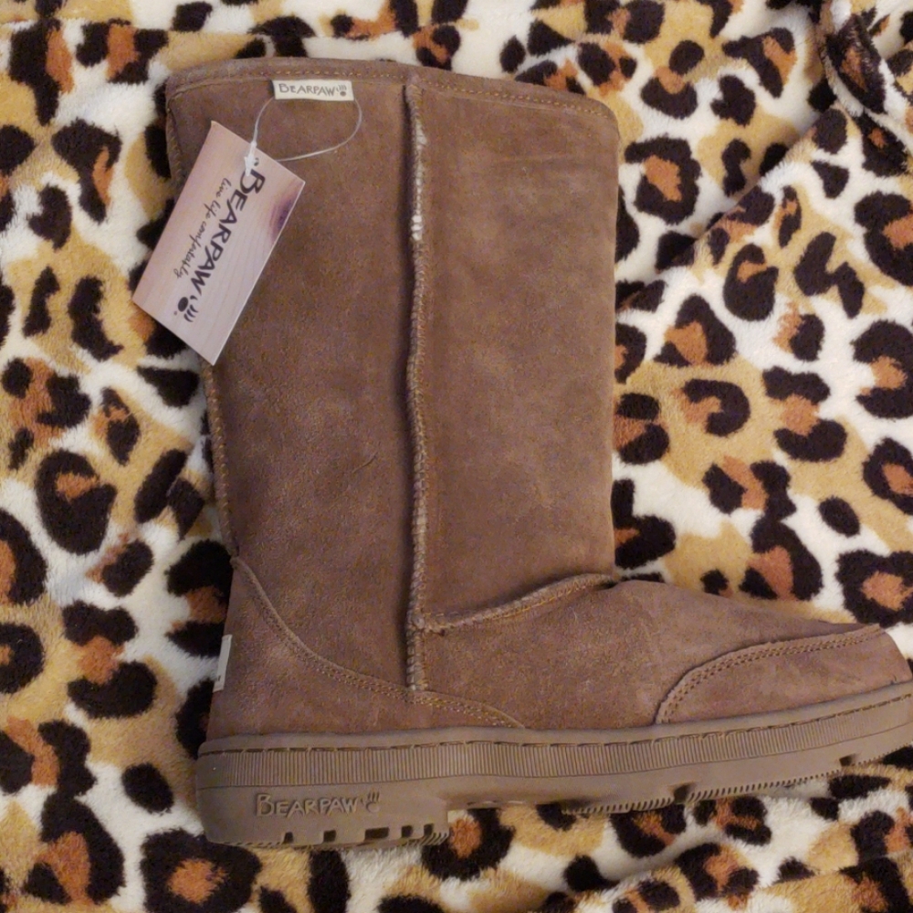 BearPaw boots brand new